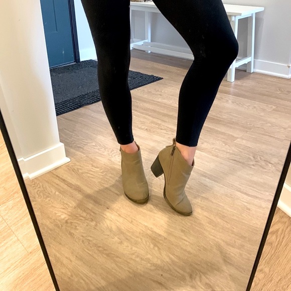 BAMBOO Suede Booties - Picture 5 of 5